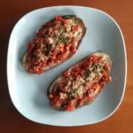Berenjenas rellenas en salsa sojañesa