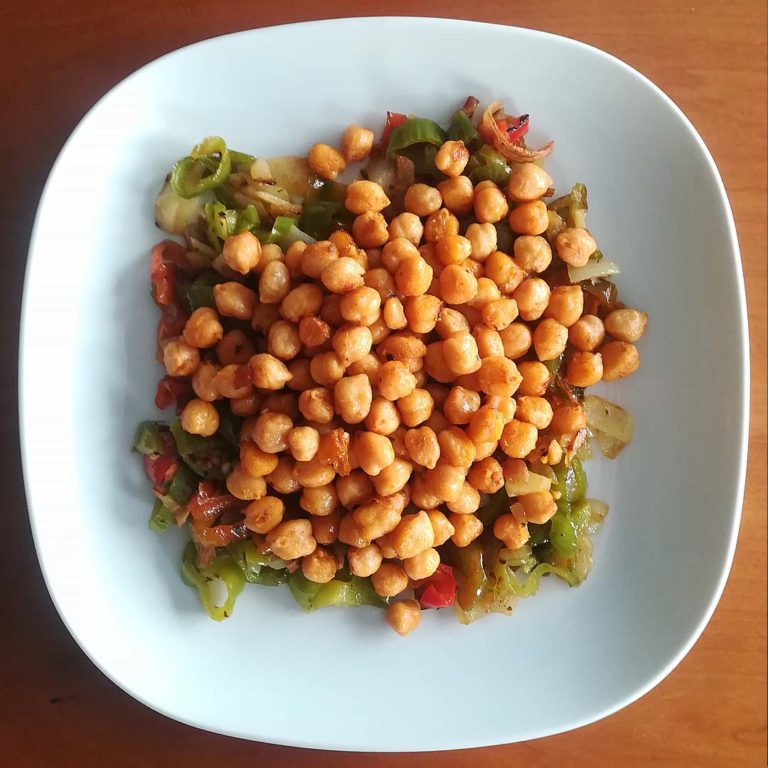 Garbanzos salteados con verduras